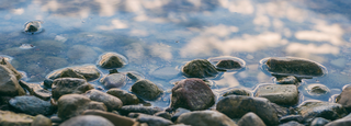 川 RIVER
